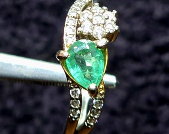 Engagment  Emerald Ring: Pear Cut Gemstone, silver Fine Jewelry