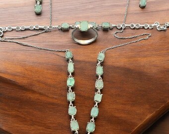Vintage old emerald jewelry set as shown in pictures and video exact item
