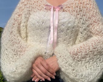 Patrón de cárdigan de mohair ligero y extragrande de ensueño tejido a crochet