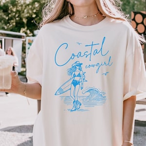 Coastal Cowgirl Comfort Colors® Shirt – Western Beach T-Shirt for Women – Surf Cowgirl Tee – Retro Summer Aesthetic, Fisherman Aesthetics
