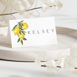 Marque-places de la collection Sicile, cartes de visite imprimées pour une réception de mariage, pliées et à plat, modèles numériques, design italien d'été lumineux