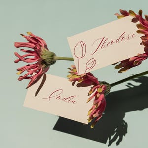 Marcadores de lugar Tulip Collection, cartões de visita impressos para recepção de casamento, dobráveis e planos, artigos de papelaria para casamento, design floral brilhante de verão