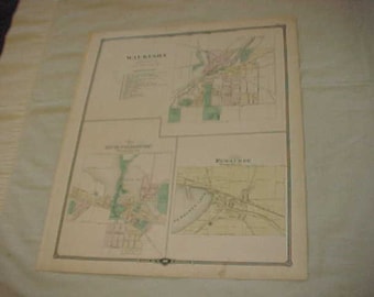 Könnte beinhalten: Eine antike Karte der Stadt Waukesha, Wisconsin, mit drei separaten Karten der Stadt, darunter die Stadt Waukesha, die Stadt New Berlin und das Dorf Pewaukee.