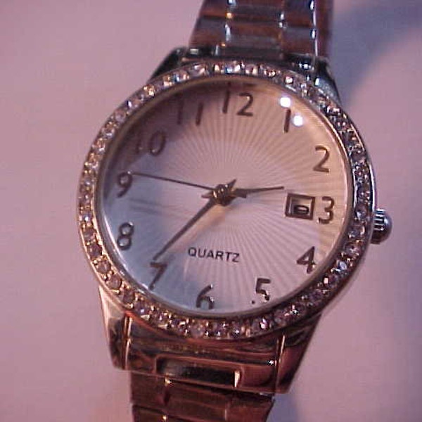 Accutime Women's Silver Quartz Wrist Watch With Date and Silver Stainless Steel Flex Band Working Condition