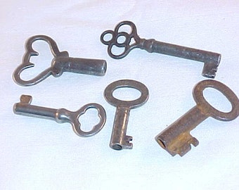 5 Vintage Keys