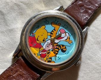 Disney Time WorksWinnie-The-Pooh and Gang Watch Brown Leather Honey Bee Band Working Condition
