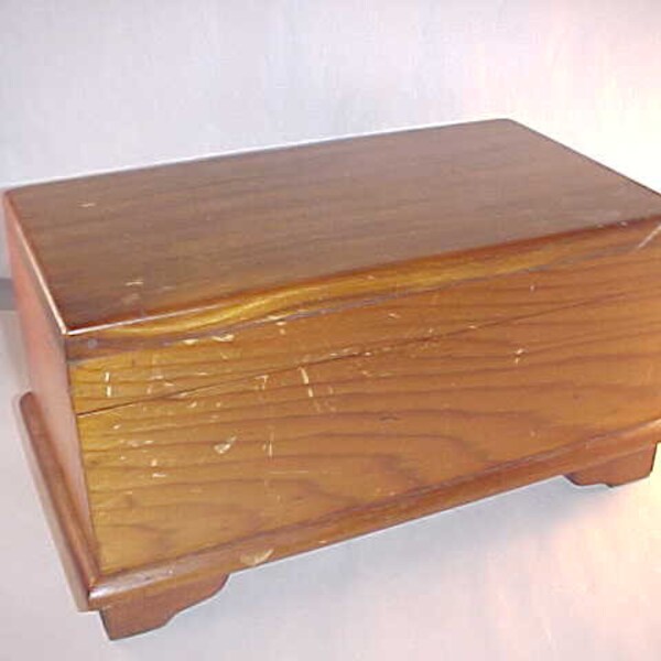 Cedar Wood Dresser Box Footed Storage Box
