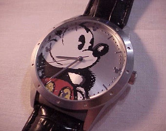 Disneyland Limited Edition Mickey Mouse Quartz Watch: Silver Case, Leather Band