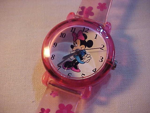 Disney Minnie Mouse Wristwatch With Pink Plastic Case and  display picture 1