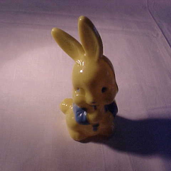 Rosbro Plastic Easter Bunny Toy Rattle