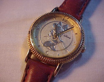 Lorus Quartz Disney Minnie Mouse White Dial Brown Leather Strap Ladies Watch‎ Lorus Disney Musical Mickey & Minnie Love Watch With Brown  main image 2