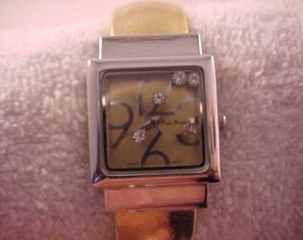 Silver and Gold Women's Quartz Wrist Watch Bracelet Style Working Condition
