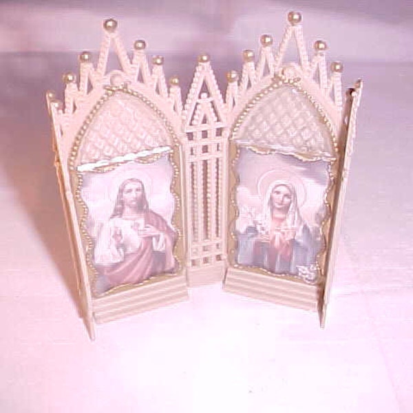 Catholic Religious Pictures Jesus and Mary In Figural Plastic Frame Made In Italy