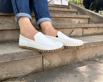 Zapatos de piel orgánicos descalzos para mujer: Zapatos hechos a mano con suela de goma antideslizante.