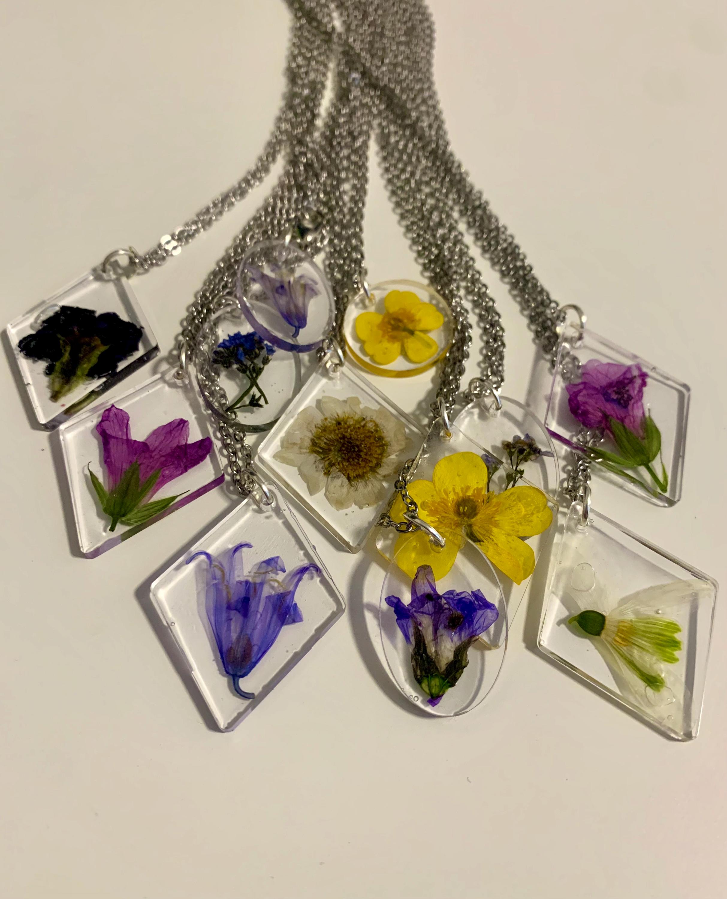 Crunchy Fashion Dried Flower Statement Pendant Necklace - Oxidised Silver Boho Jewelry Gift