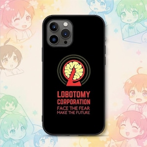 Puede incluir: Funda de tel&eacute;fono negra con el texto "LOBOTOMY CORPORATION" y un gr&aacute;fico con forma de cerebro en un c&iacute;rculo rojo y amarillo. La funda tambi&eacute;n incluye la frase "FACE THE FEAR MAKE THE FUTURE".
