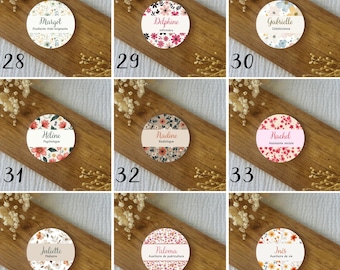 Badge soignant personnalisé 75mm floral