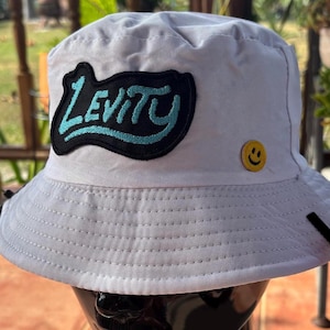 Sombrero de pescador para festivales inspirado en la ligereza