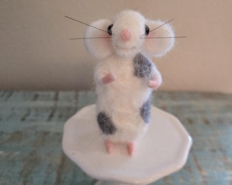 Needlefelt mouse