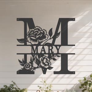 Placa de metal personalizada com nome de família - Decoração de parede com monograma dividido, Placa de metal para presente de inauguração, Placa de sobrenome personalizada, Arte de porta com inicial de metal