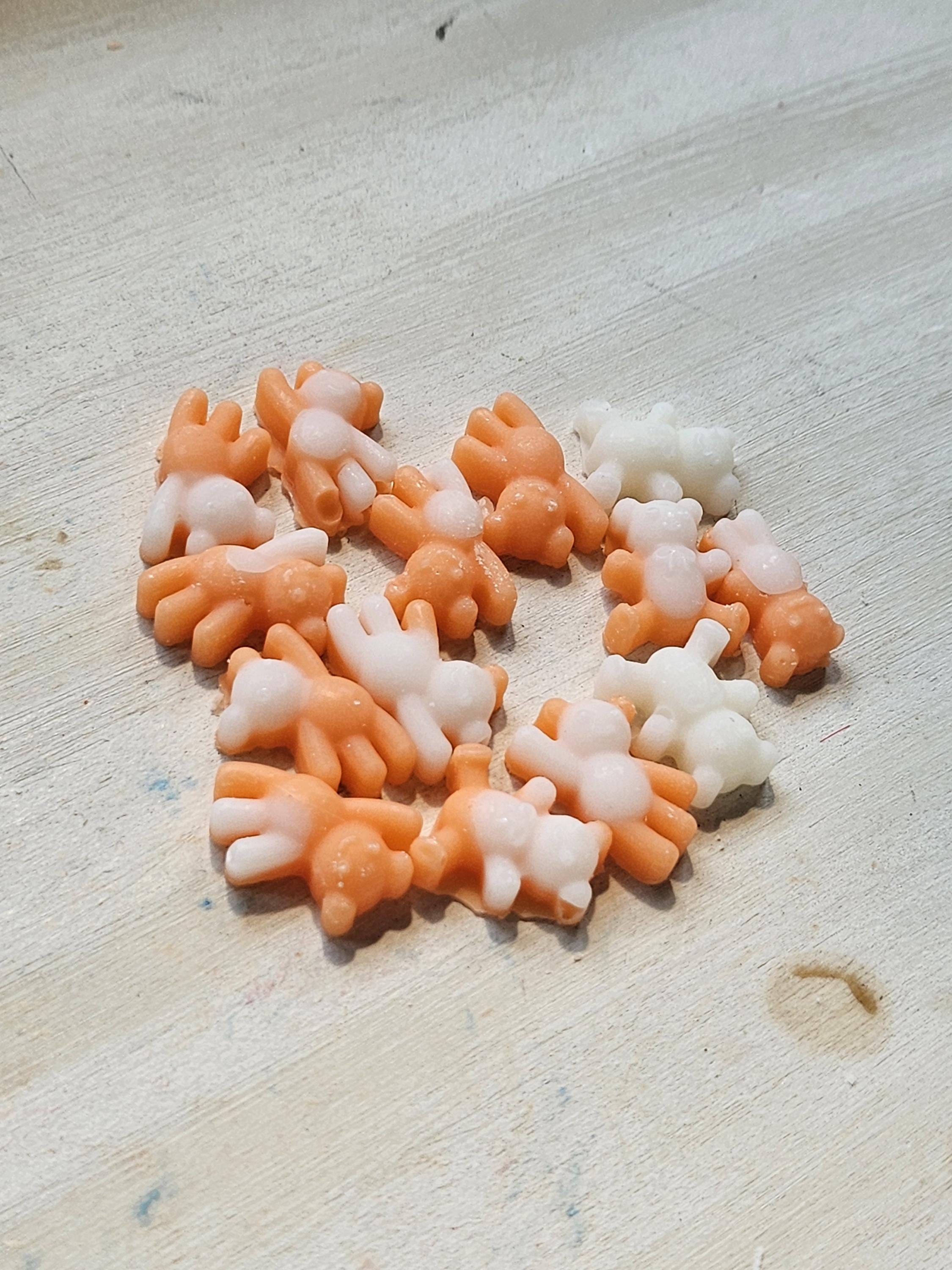 Bear Shaped Soy Wax Melts | Cute Scented Wax Tarts | Handmade Wax Bears | Gift for Her | Soy Wax Tarts | Cozy Scented Melts | Home Fragrance - Thumbnail 3
