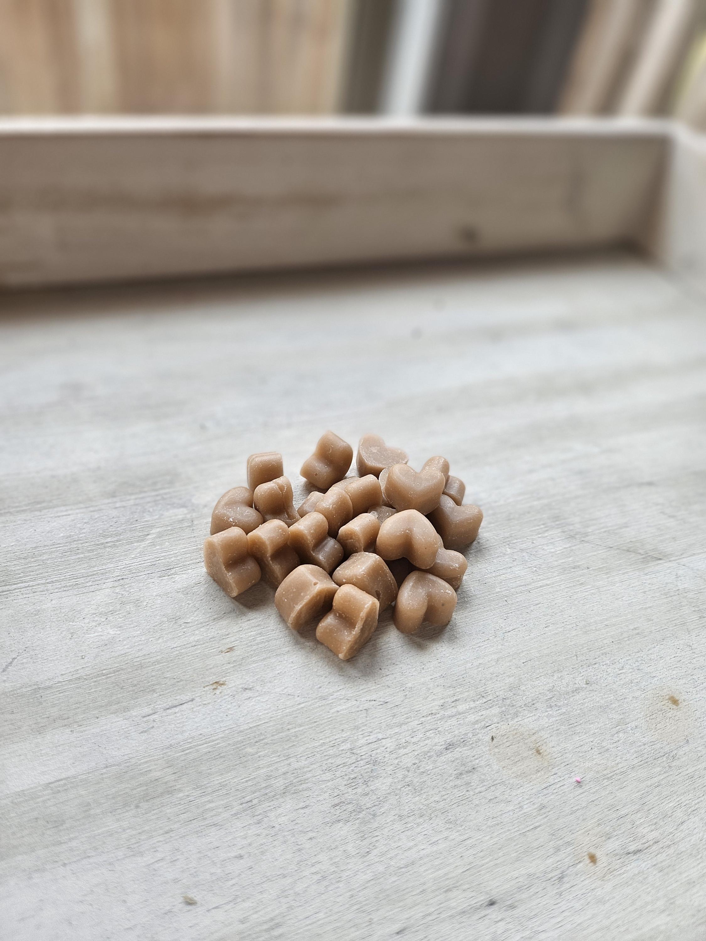 Wax Melts – Heart Shaped Soy Melts for Warmers – Gift for Her – Handmade Melts in Resealable Bag - Thumbnail 6