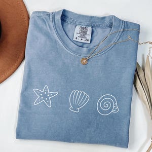 Comfort Colors® Sea Shells 90s Vintage Style Tshirt, Retro Y2k Ocean Shell Shirt, Sea Lovers Shirt, Summer Ocean Shirts, Cute Sea Animal Tee