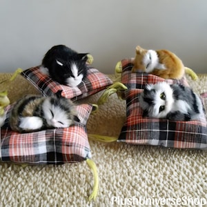Realistic Sleeping Cat Plush – Handmade Mini Cat Figurine – Decorative Toy for Cat Lovers – Lifelike Plush Kitten