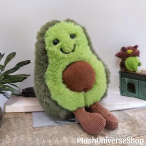 Niedlicher Plüsch Avocado Schlüsselanhänger – Taschenanhänger – Geschenkidee für Sie & Ihn