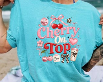 Camiseta Cherry On Top / Cerezas retro, ilustración de postre, camiseta teñida en prenda