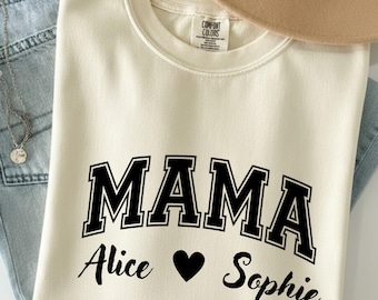 Maglietta personalizzata con il nome della mamma e cuore / Maglietta comoda tinta in capo in stile vintage