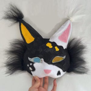 Therian kattenmasker | Zwart-witte, kleurrijke ogen｜Handgemaakte Therian-zendspoel met lange oren | Geestdierkostuum | Harig cosplaycadeau