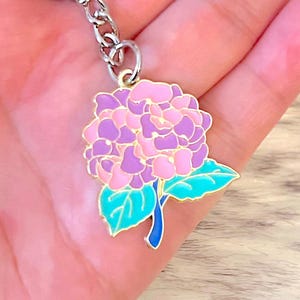 Hydrangea Flower Keychain – Cute Floral Keychain for Her, Bag Charm, Gift for Mom, Keyring for Purse, Backpack Accessory