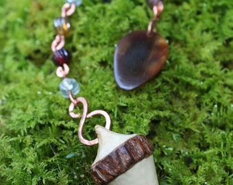 Pendule en bois sculpté avec chaîne en cuivre martelé-fabriqué à la main, OOAK-outil de radiesthésie pour la divination et l'intuition-fabriqué en sorcière