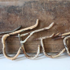 5 vintage Hooks hanger Rustic salvage painted screw in wire hangers Architectural hardware Arts & Crafts coat rack