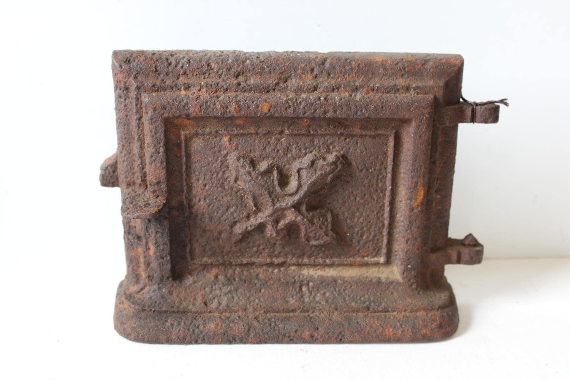 Antique Cast iron stove door w/ Leaf emblem decorative panel rustic junk salvage restoration supplies display