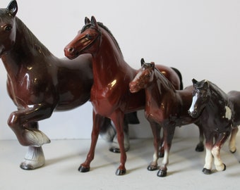 Four vintage toy horse Statues Bay brown Paint Variety equestrian display