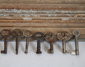 Collection 7 Vintage Skeleton Keys Antique cabinet Lock Hardware Salvage Supplies