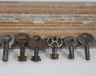 Collection 6 Vintage Skeleton Keys Antique cabinet Lock Hardware Salvage Supplies