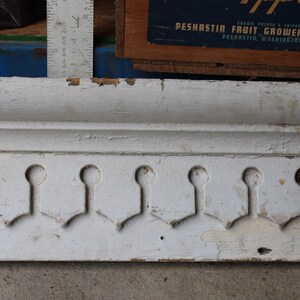 Antique Wood pediment Architectural salvage 30" Chippy white gingerbread fretwork Shabby French Country home garden supplies
