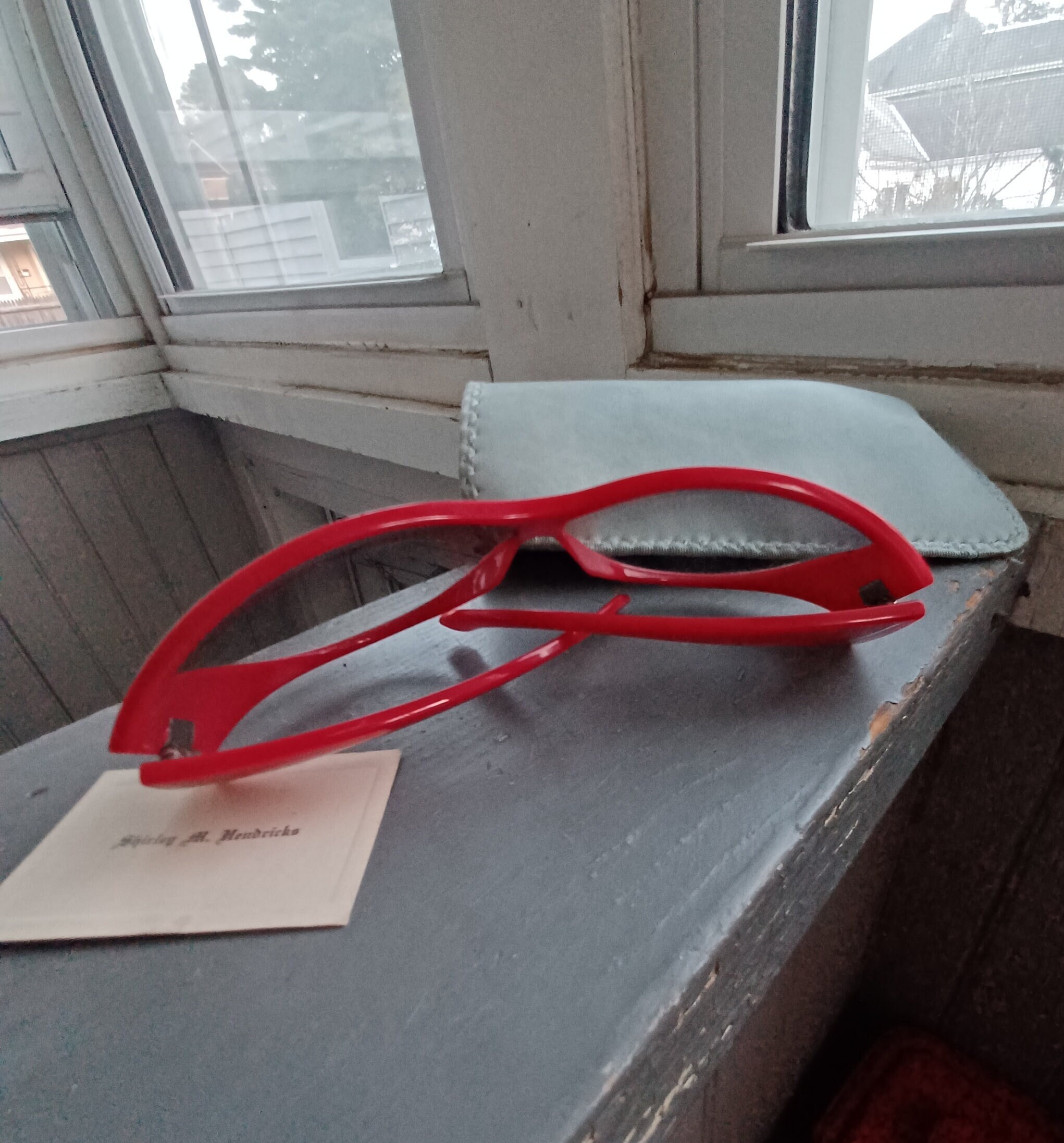 Vintage 80s red silver acrylic Gianni Versace Metrics Italian sunglasses & case Vintage 80s red silver acrylic Gianni Versace Metrics  main image 2