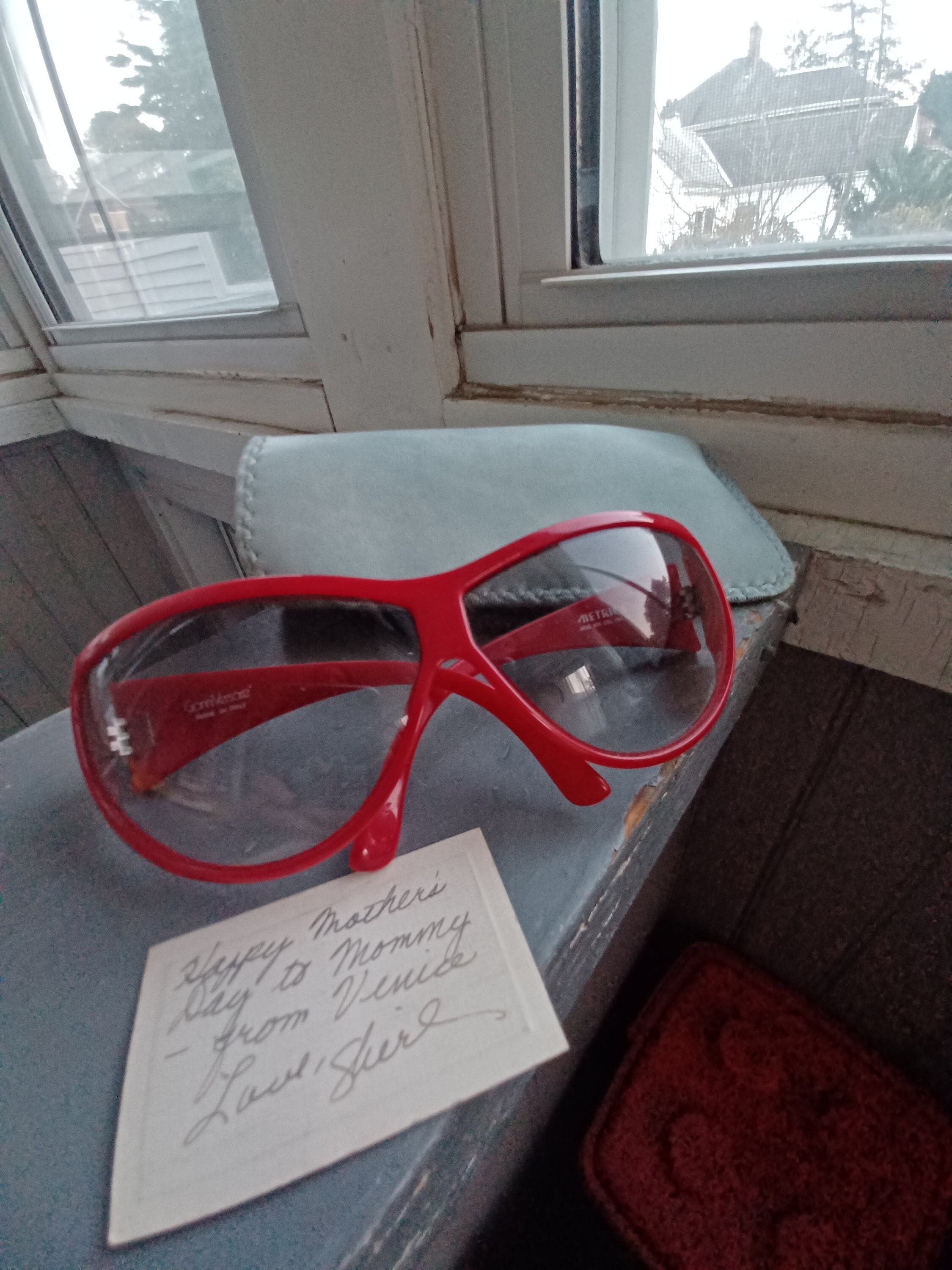 Vintage 80s red silver acrylic Gianni Versace Metrics  display picture 2