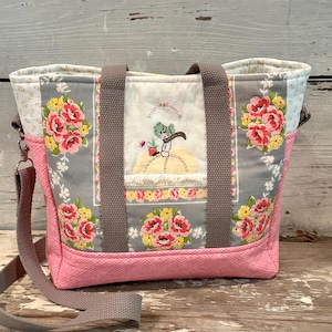 Quilted Vintage Bag Purse / Handmade Purse / Crossbody or Handbag / Vintage Hand Embroidered Bag / Detachable Strap / Handmade Vintage Tote