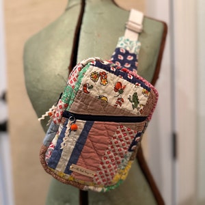 Vintage Quilt Cross Body Bag / Pouch Purse with Strap / Handbag / Repurposed Vintage Quilt Bag / Quilted Swing Bag / Bum Bag