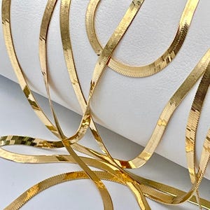 18K Solid Gold Herringbone Necklace, Flat Herringbone Choker Chain, 15.75&quot;- 17.75&quot; Yellow Gold High Polished 2.5mm wide Herringbone Chain!