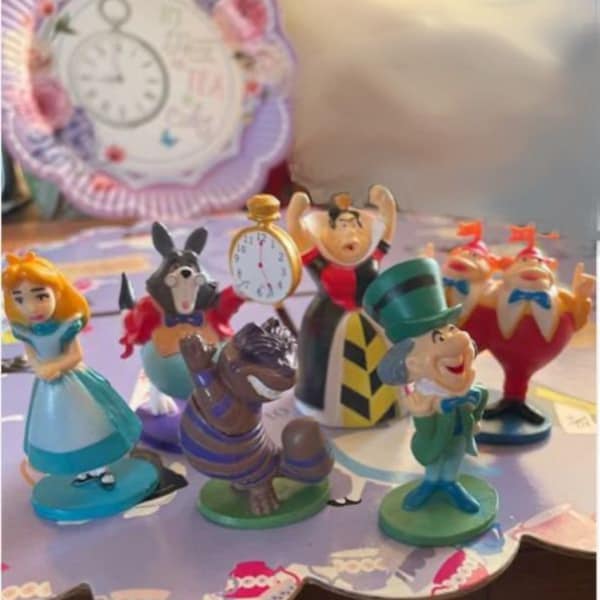 Alice in Wonderland Figures  2.5 inches-BONUS an Alice Tea  Cup Ring