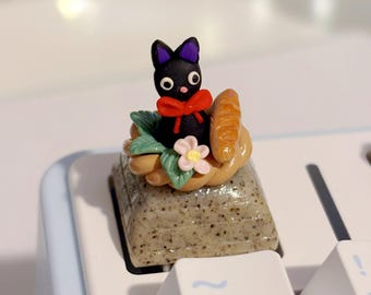 Tecla artesanal Jiji Cat / Accesorio de teclado hecho a mano inspirado en los estudios Ghibli