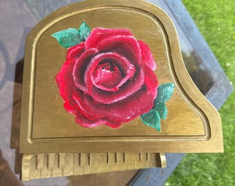 Caixa para piano de cauda em ouro rosa pintada à mão