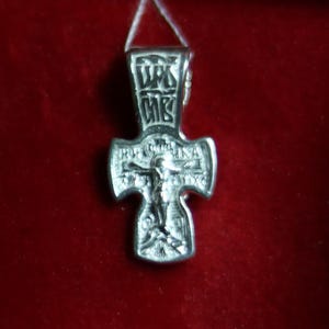 Pendentif croix orthodoxe en argent sterling | 0.67 po. de hauteur | 1,23 g | Breloque crucifix chrétien en 925 pour le baptême et un usage quotidien, croix grecque orthodoxe