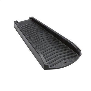 Puede incluir: Rampa para mascotas de plástico negro con superficie texturizada. La rampa está diseñada para ayudar a las mascotas a subir y bajar de muebles o camas.